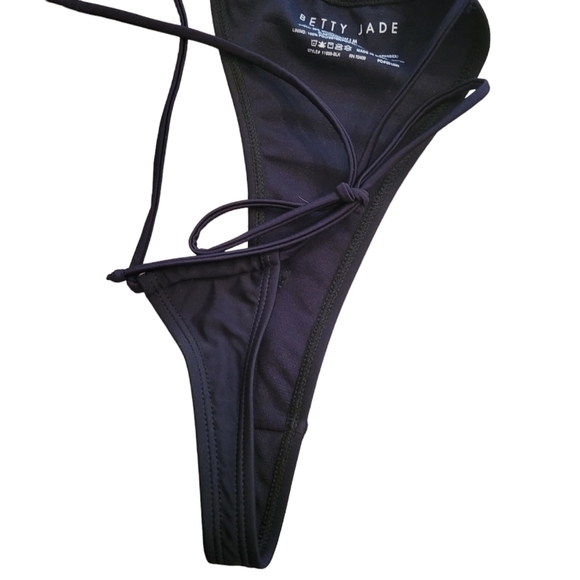 Betty Jade Swim Thong Bikini Bottom Size Large - Picture 4 of 4